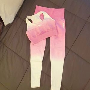 Wearwolf Pink Ombre Seamless Leggings and Bra Athletic Wear Set. Size Small.